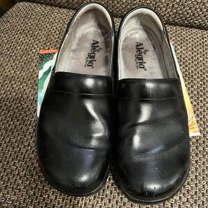 Alegria Classic Black Leather Loafers